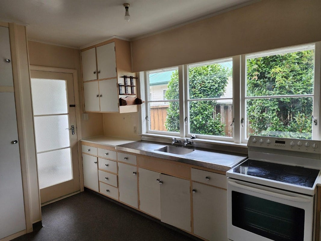 303A Waiwhetu Road, Fairfield, Lower Hutt - Carousel 14