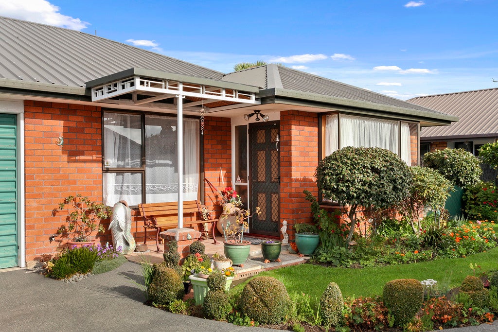2/161 Grimseys Road, Redwood, Christchurch - Carousel 1