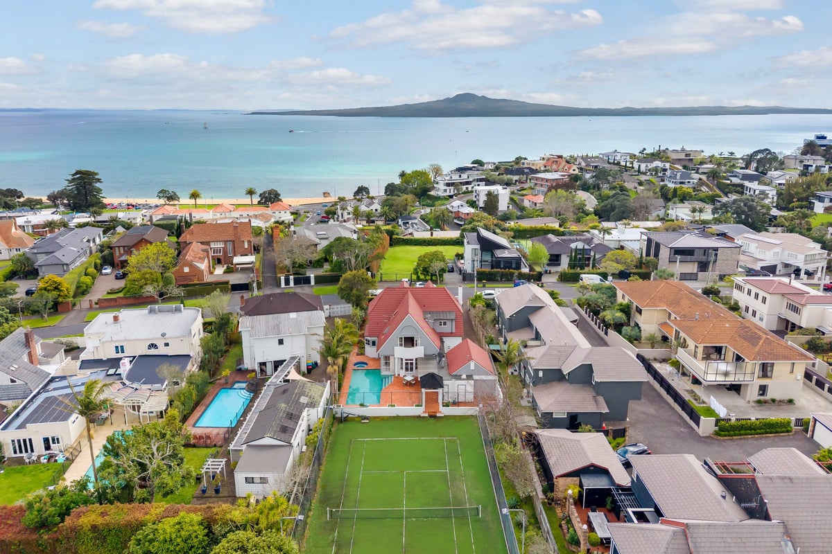 31 Ronaki Road, Mission Bay, Auckland - Carousel 9