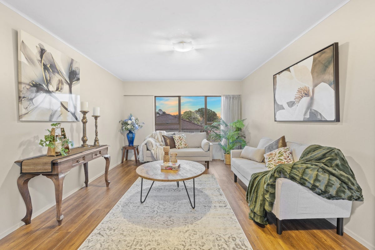 1/9 Feltwell Place, Mangere Bridge, Auckland - Carousel 1