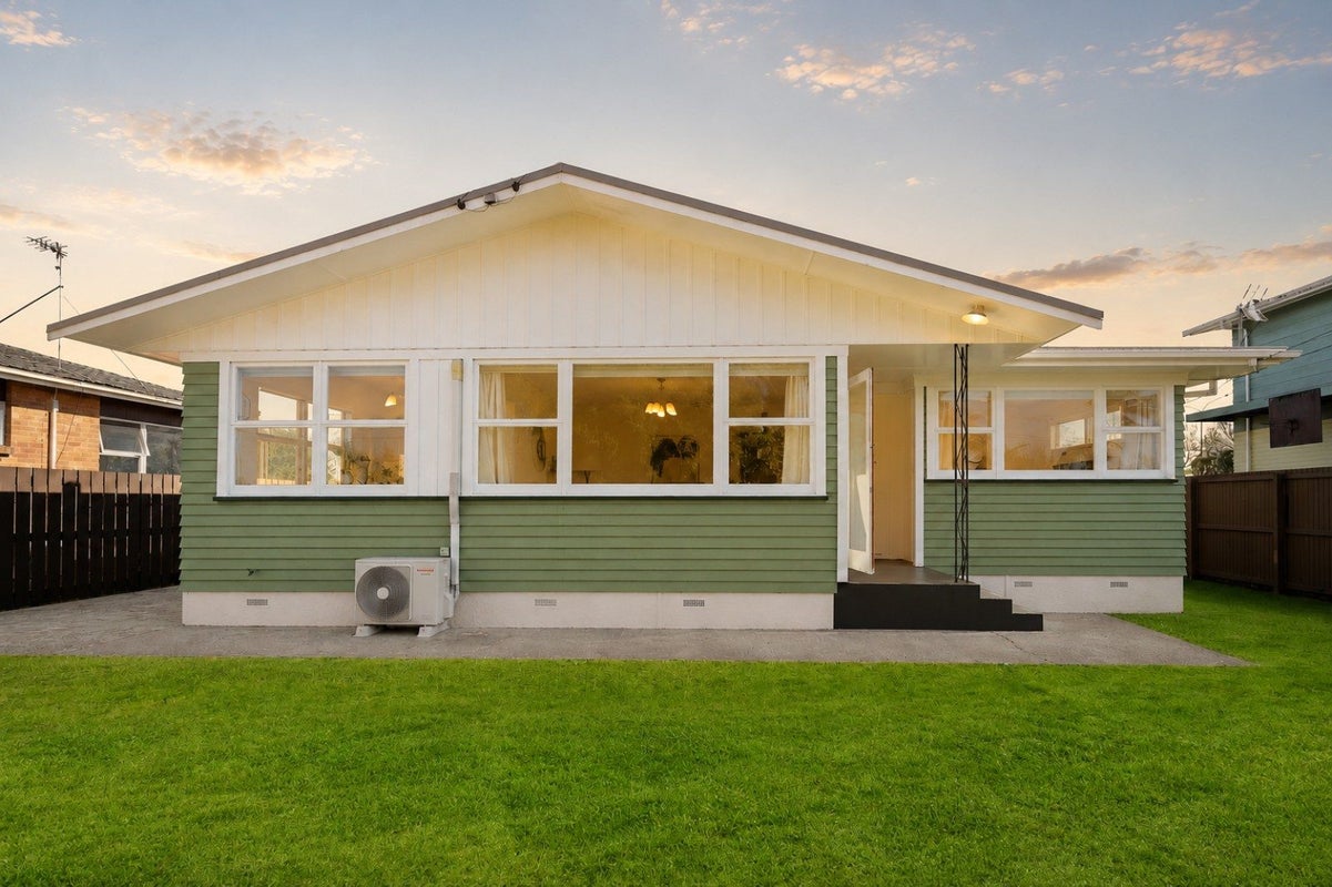 19 Fairview Street, Fairview Downs, Hamilton - Carousel 2