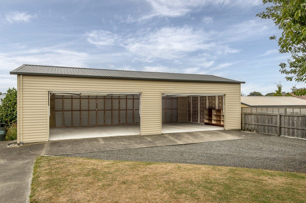 1 Roscoe Street, Saint Martins, Christchurch - Carousel 13