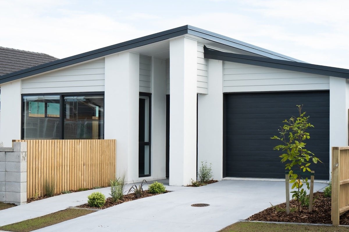14 Julie Lane, Papamoa, Papamoa - Carousel 1