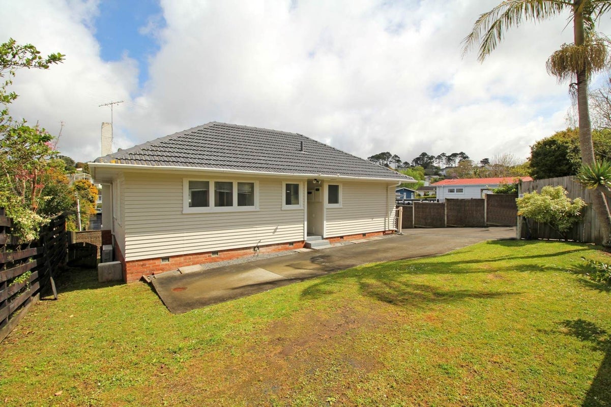 49A Merriefield Avenue, Forrest Hill, Auckland - Carousel 2