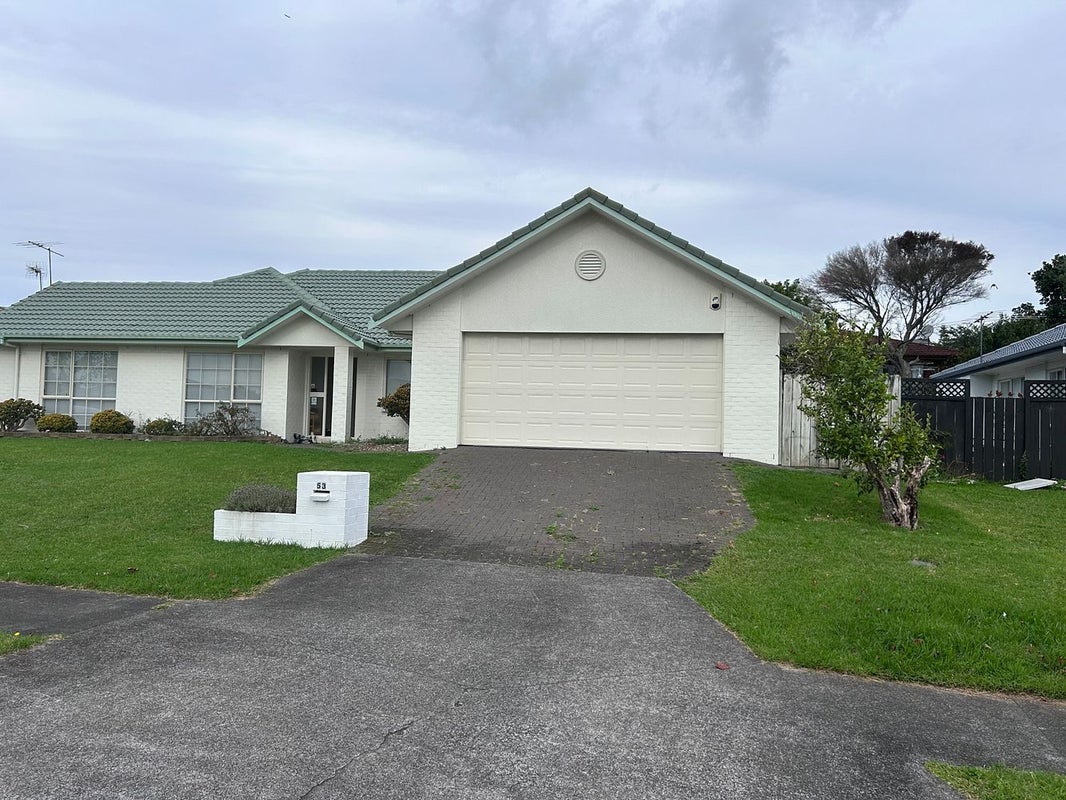 53 Palmcrest Grove, Highland Park, Auckland - Carousel 1