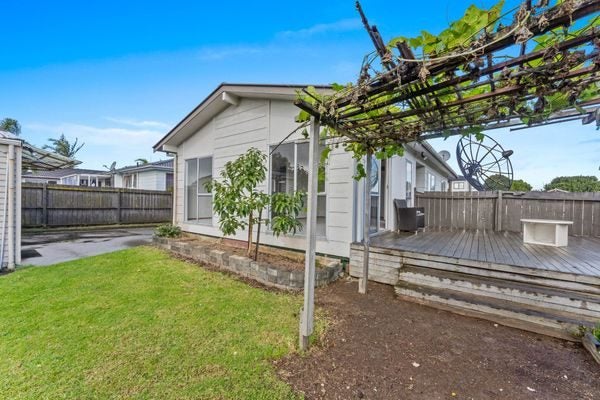 19 Casuarina Road, Half Moon Bay, Auckland - Carousel 14