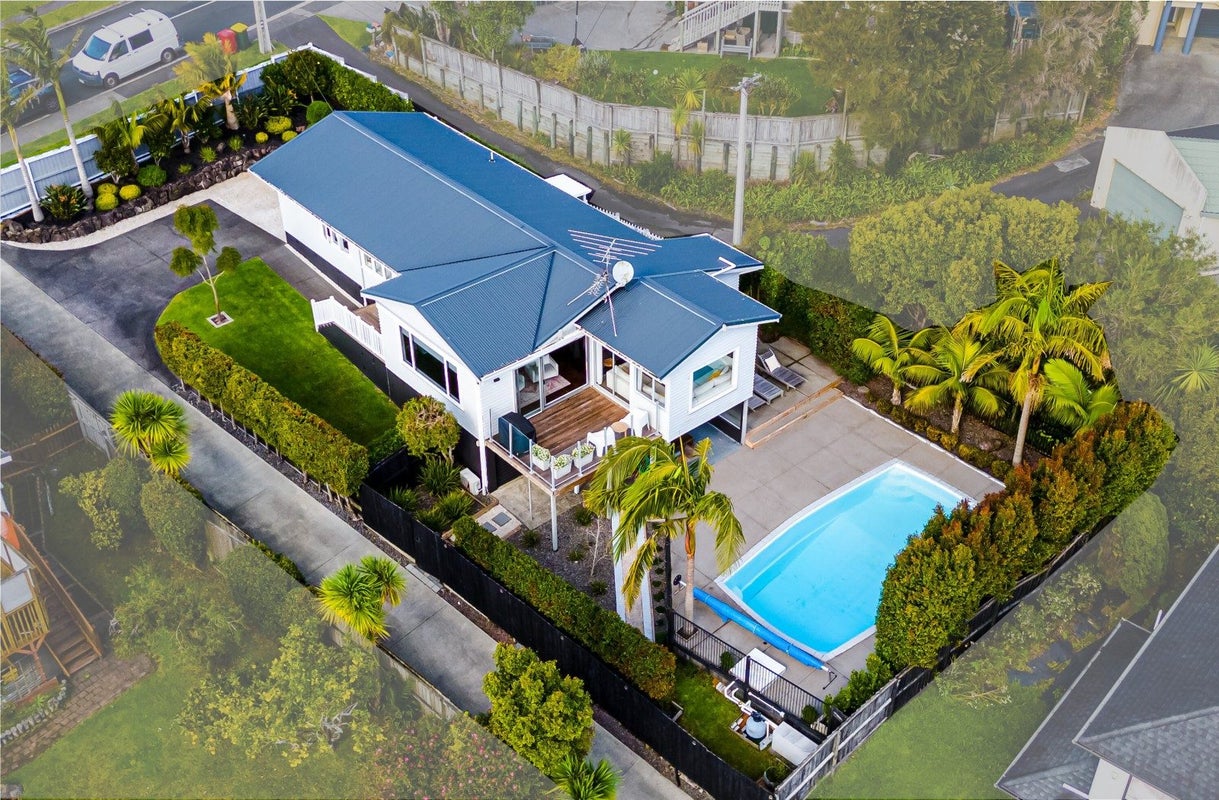 17 Tainui Street, Torbay, Auckland - Carousel 1