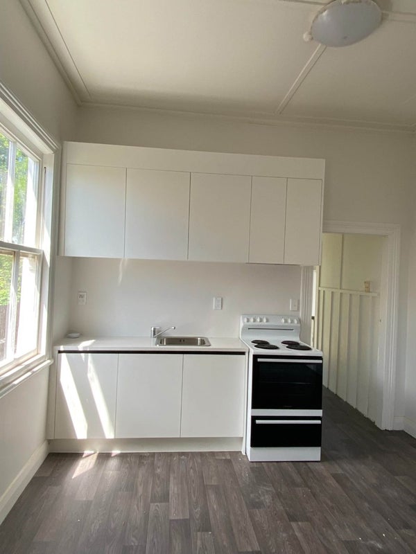 2/43 Sutherland Road, Point Chevalier, Auckland - Carousel 2