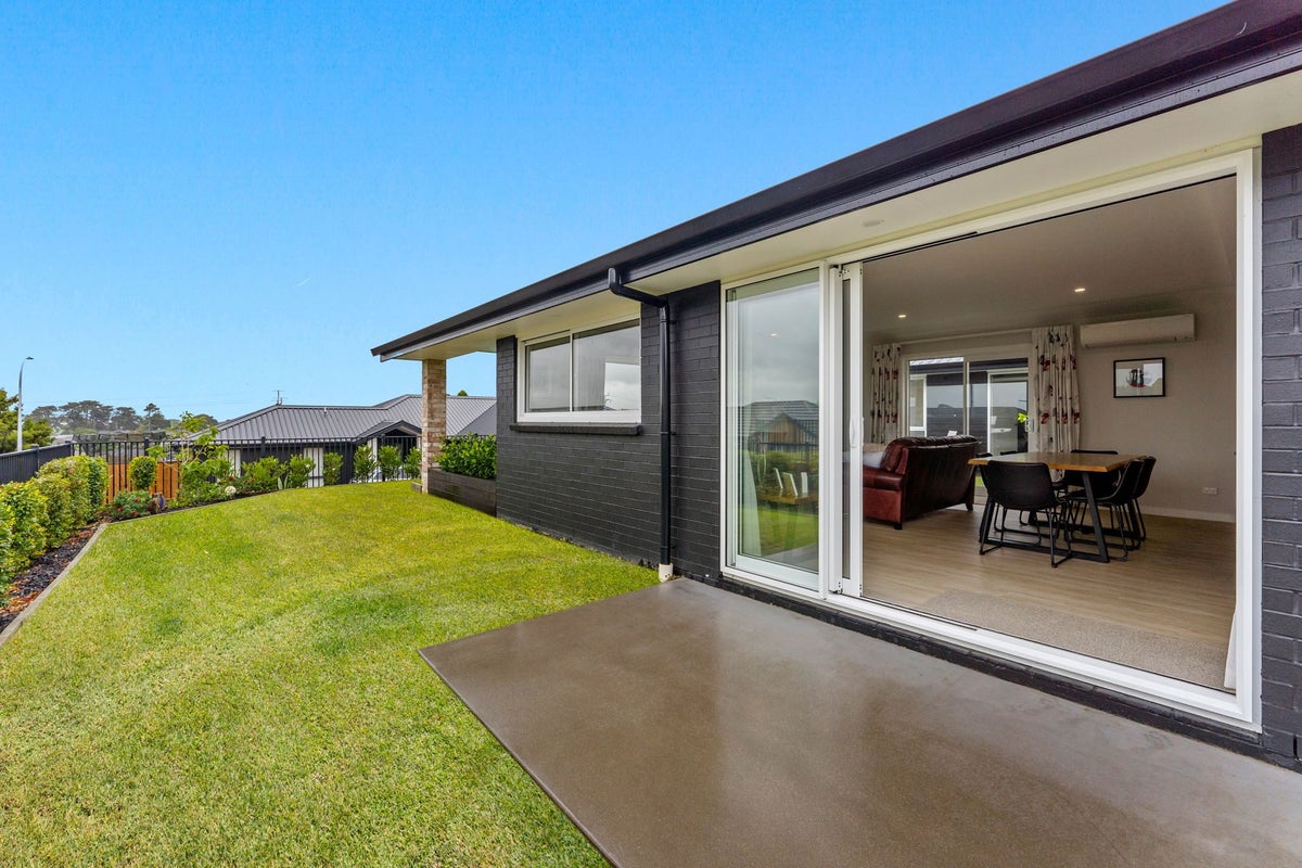 19 Trevor McMiken Drive, Patumahoe, Pukekohe - Carousel 32
