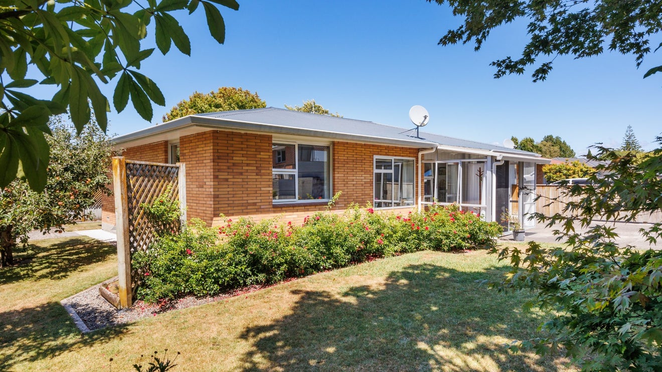 3 Ruamahanga Crescent, Terrace End, Palmerston North - Carousel 1