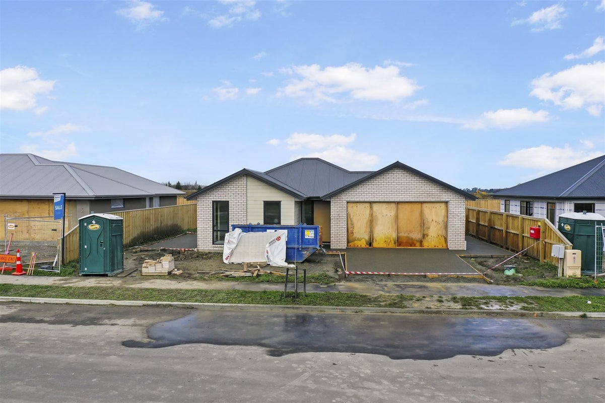 31 Strowan Avenue, Elgin, Ashburton - Carousel 1