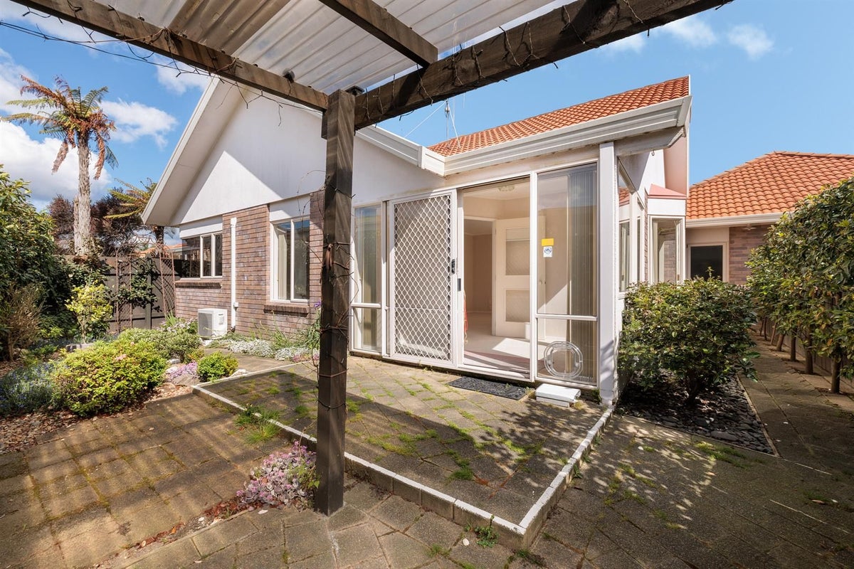 10 Jubilee Drive, Gate Pa, Tauranga - Carousel 1