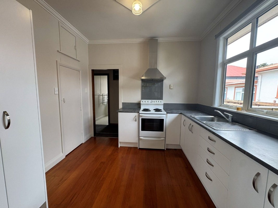 8 Summerhays Street, Terrace End, Palmerston North - Carousel 2
