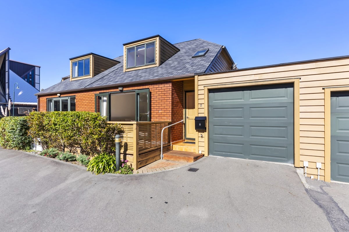 6 Futuna Close, Karori, Wellington - Carousel 2