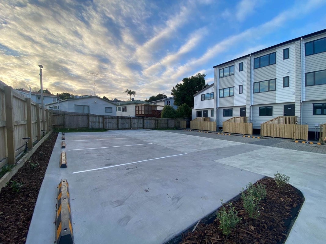 208D Archers Road, Glenfield, Auckland - Carousel 19