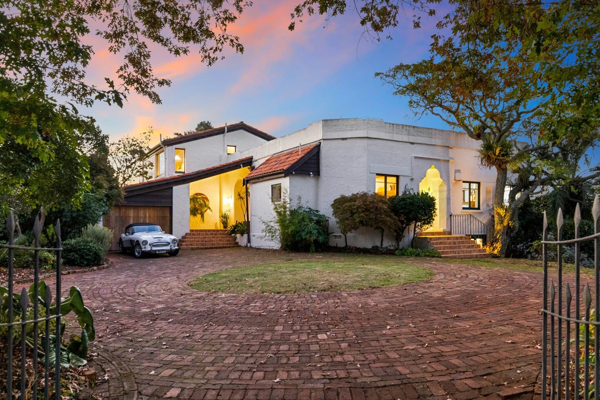 2 Peacock Street, Glendowie, Auckland - Carousel 1