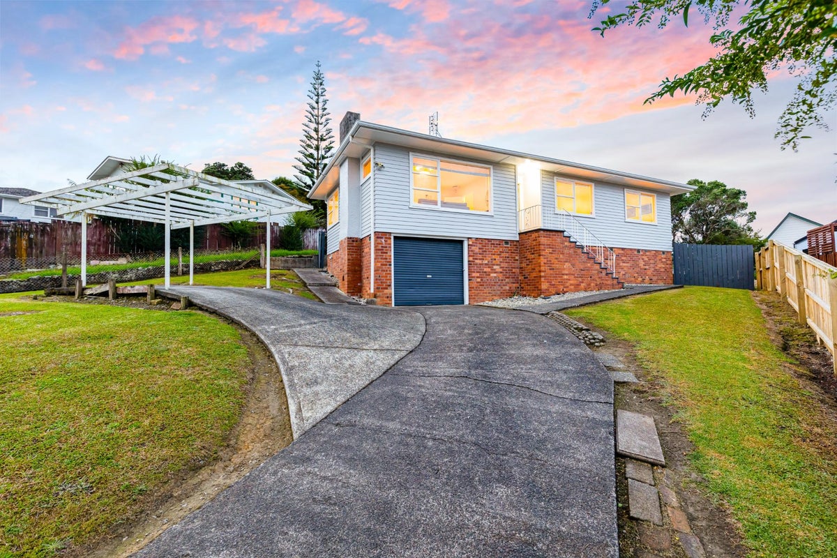 55 Glendene Avenue, Glendene, Auckland - Carousel 1