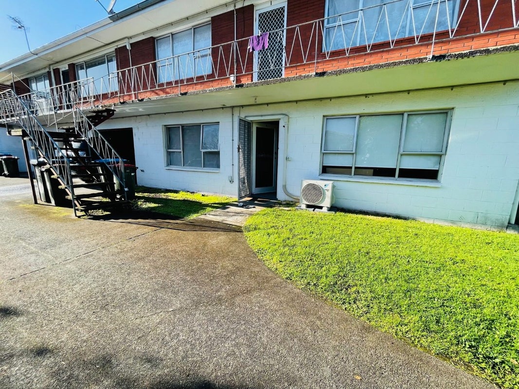 6/138 Richardson Road, Owairaka, Auckland - Carousel 1