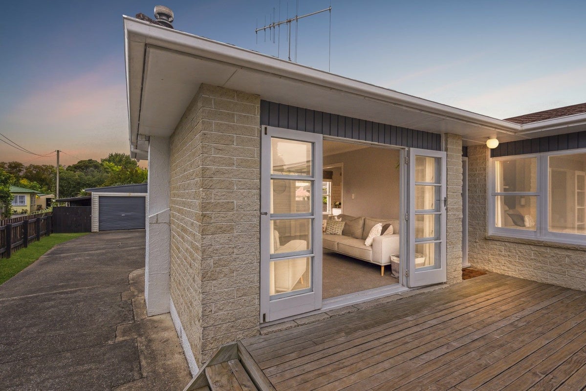 136 Mill Road, Otaki - Carousel 1