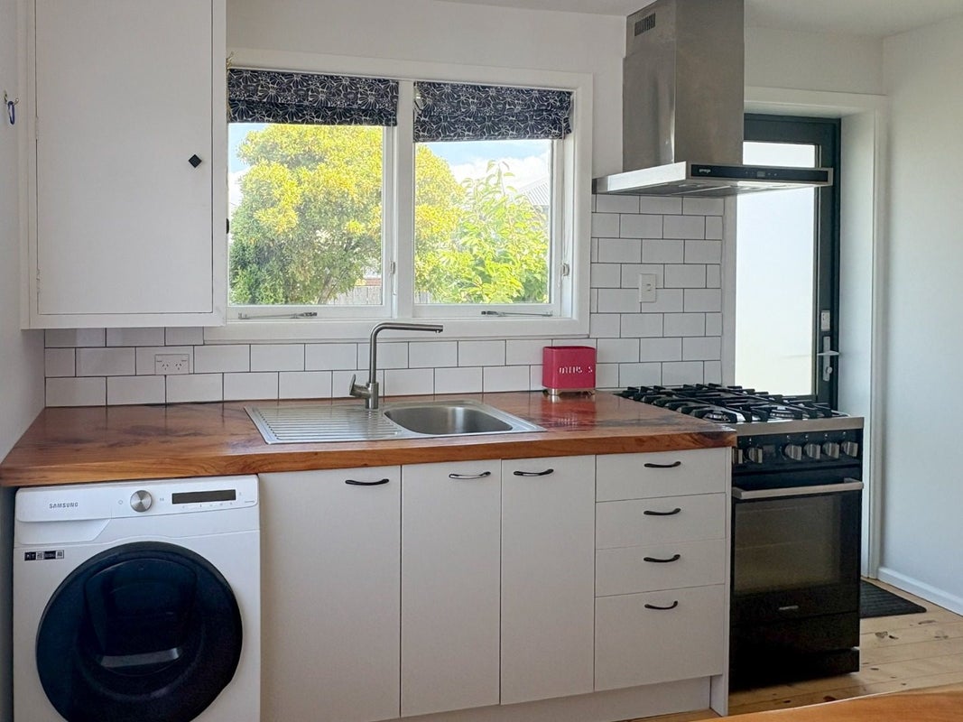 1/89 Hills Road, Edgeware, Christchurch - Carousel 2