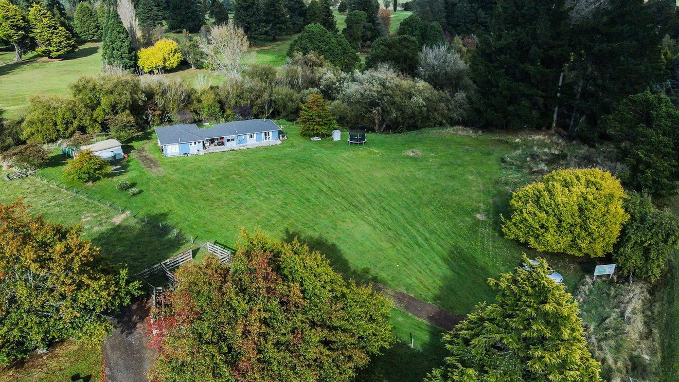 600 Raetihi Ohakune Road, Ohakune - Carousel 1