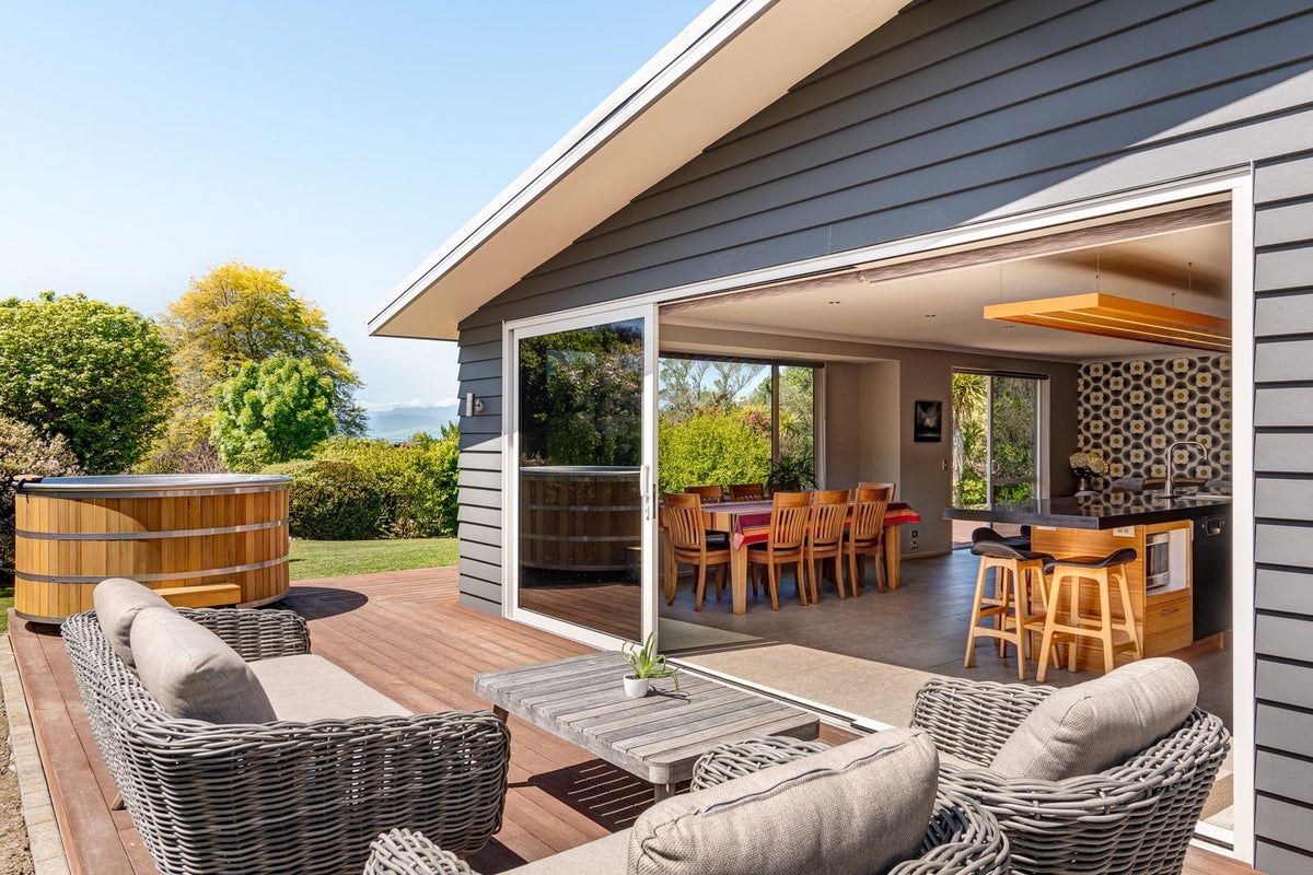 6 Crusader Drive, Ruby Bay, Mapua - Carousel 2