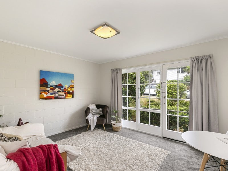 5 Thurleigh Grove, Karori, Wellington - Carousel 2