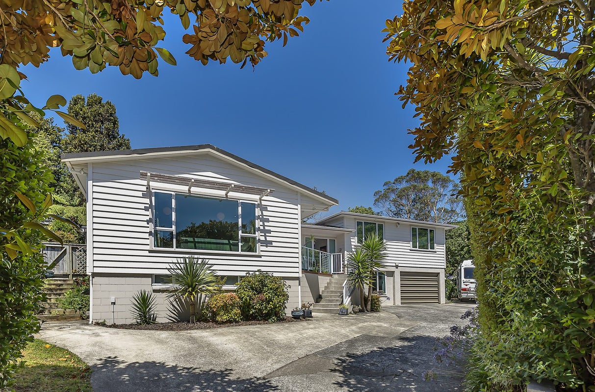 15 Somerville Terrace, Tawa, Wellington - Carousel 26