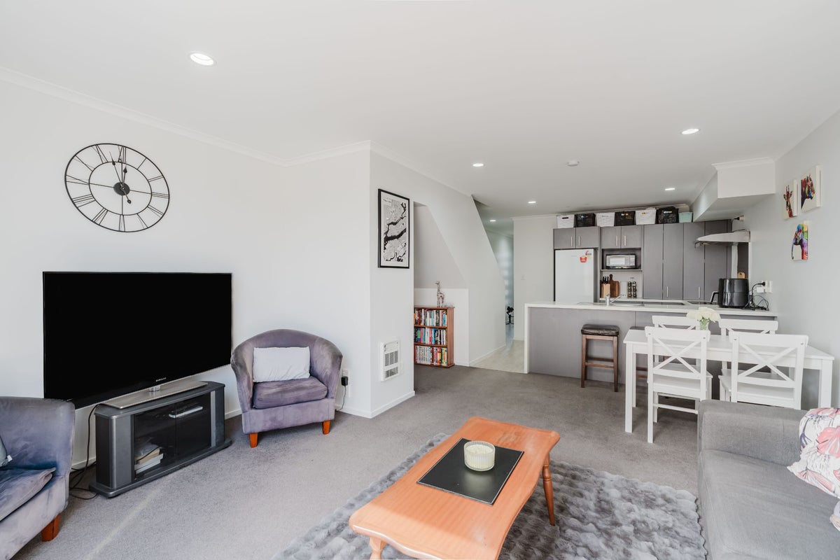9D Denver Place, Hamilton East, Hamilton - Carousel 1