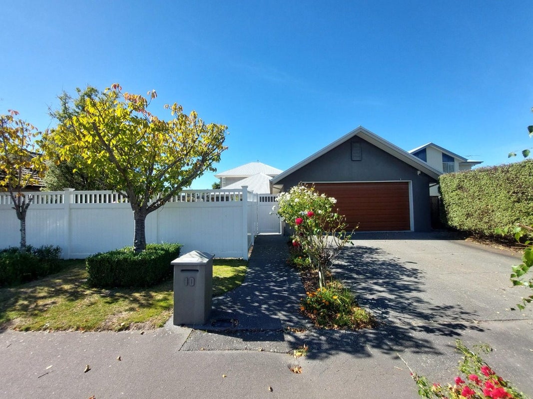 10 McMahon Drive, Aidanfield, Christchurch - Carousel 12