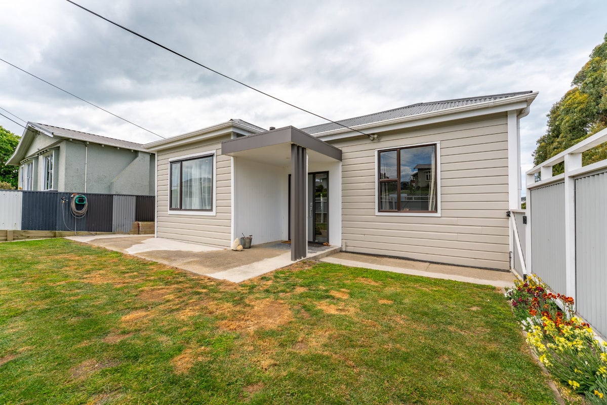 55 Till Street, South Hill, Oamaru - Carousel 1