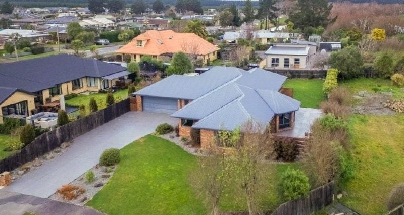 2 Riverside Lane, Spencerville, Christchurch - Carousel 1