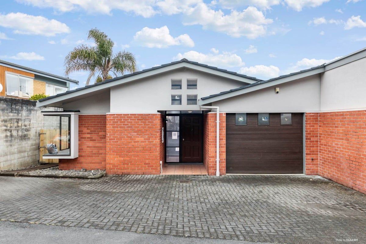 11/17 Matata Street, Blockhouse Bay, Auckland - Carousel 1