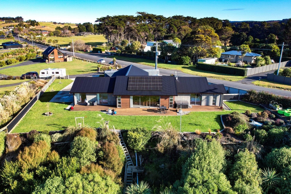 203 Moturata Road, Brighton - Carousel 1