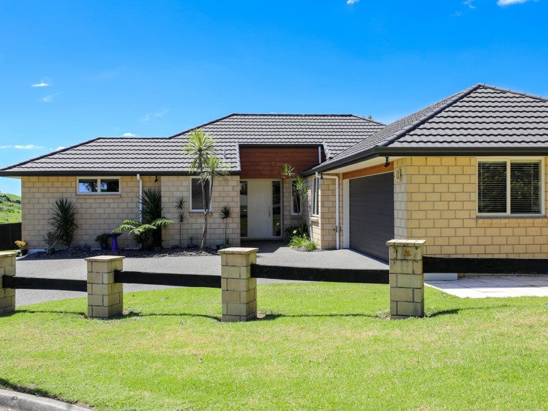 75 Kinloch Drive, Bethlehem, Tauranga - Carousel 2