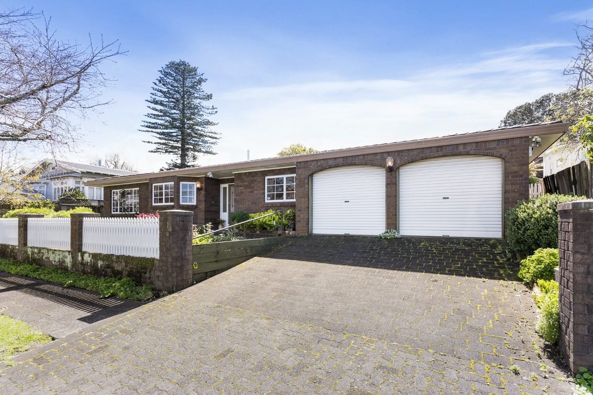 1A Torrance Street, Epsom, Auckland - Carousel 1