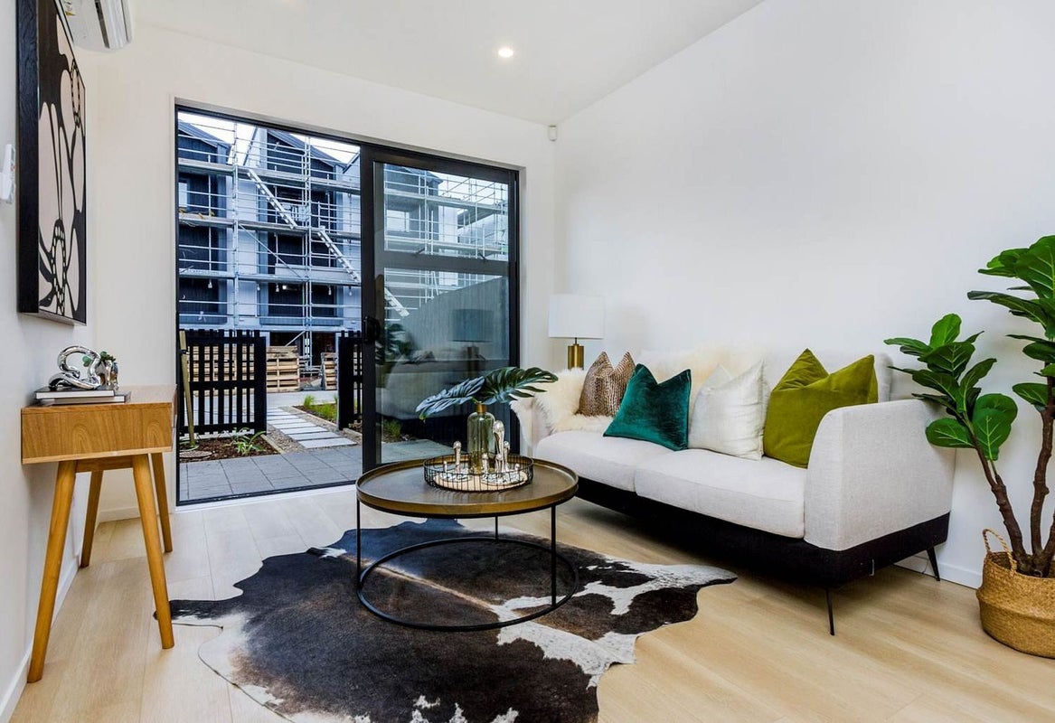 5 Papa Takaro Lane, Flat Bush, Auckland - Carousel 2