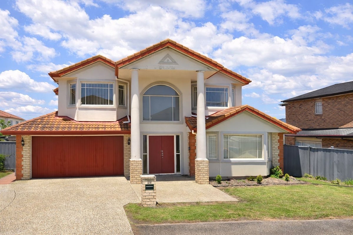 22 Kestev Drive, Flat Bush, Auckland - Carousel 1