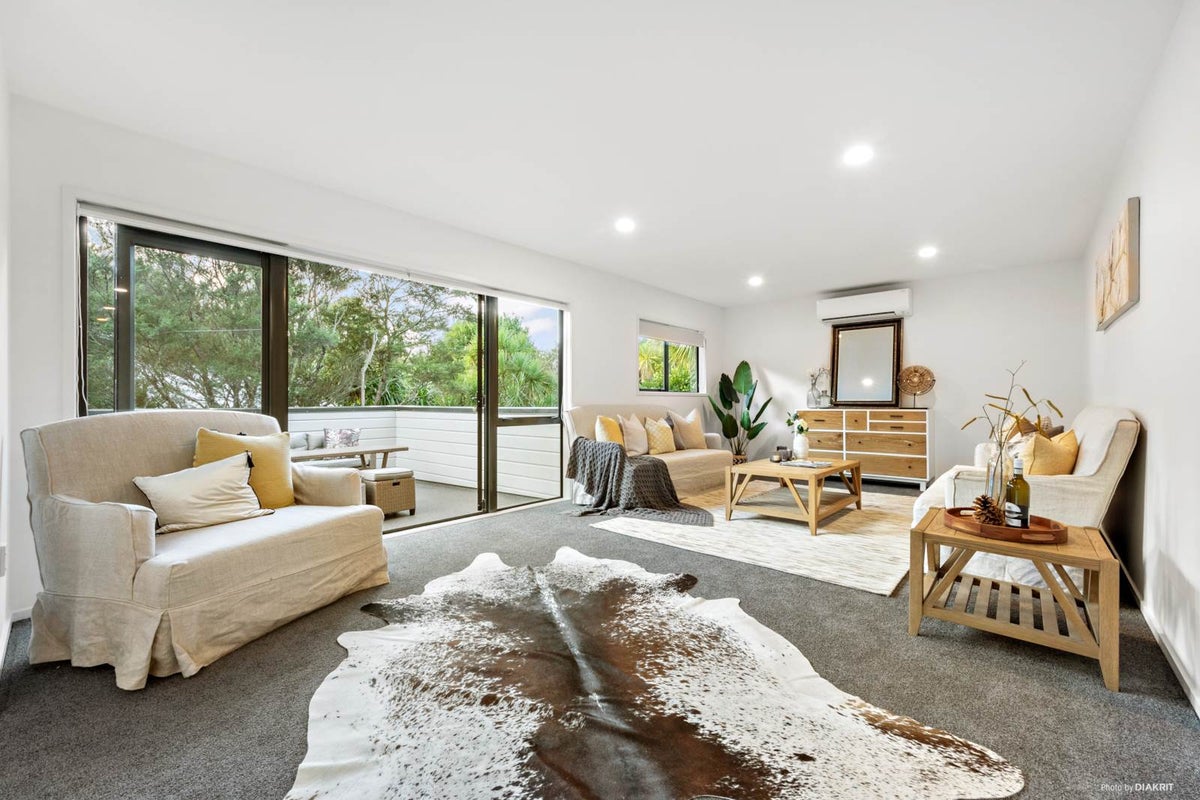 8 Poturi Streams Avenue, Titirangi, Auckland - Carousel 2