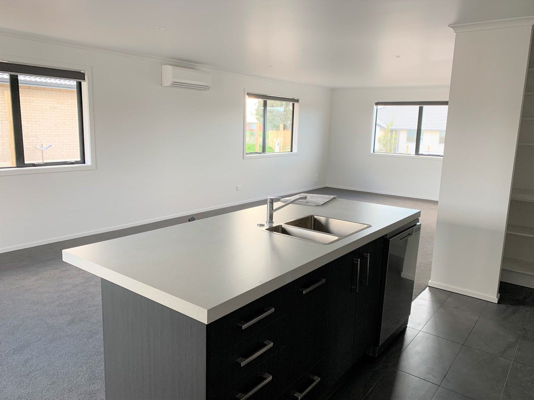 27 Rehua Drive, Hamilton - Carousel 2