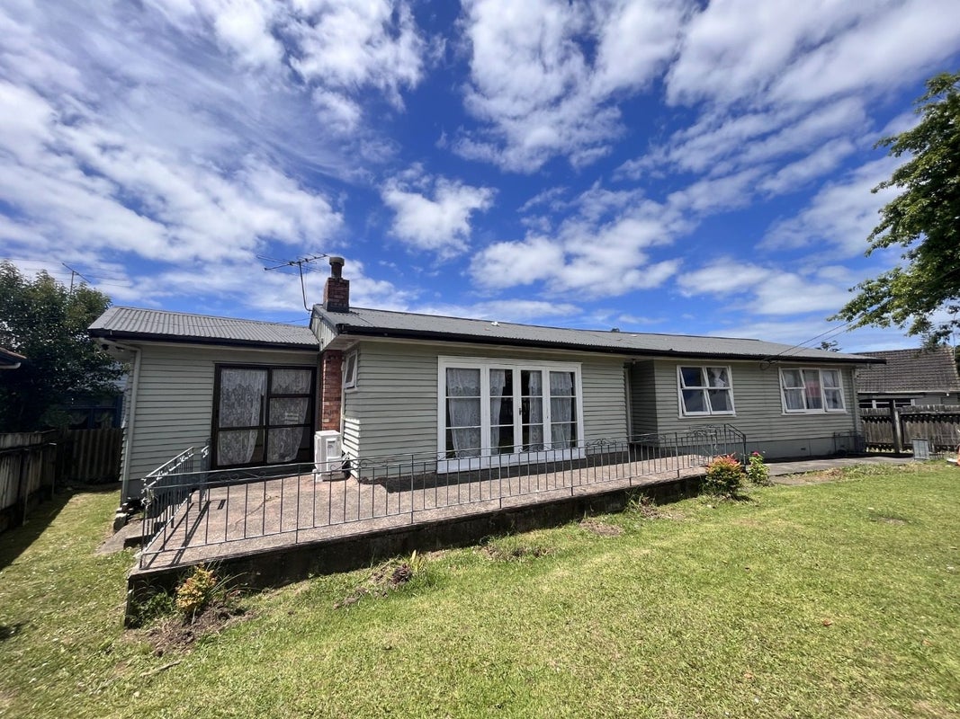 18 Rimu Street, New Lynn, Auckland - Carousel 1