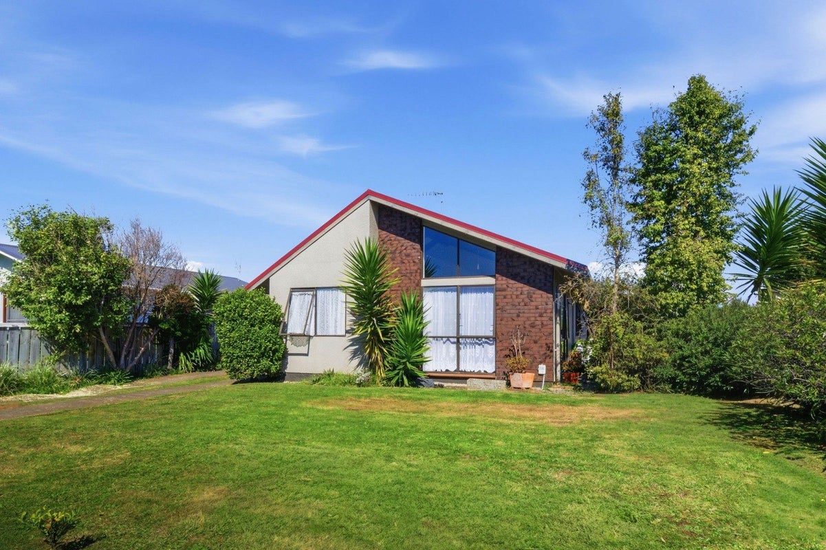 13 Hereford Street, Springvale, Whanganui - Carousel 1