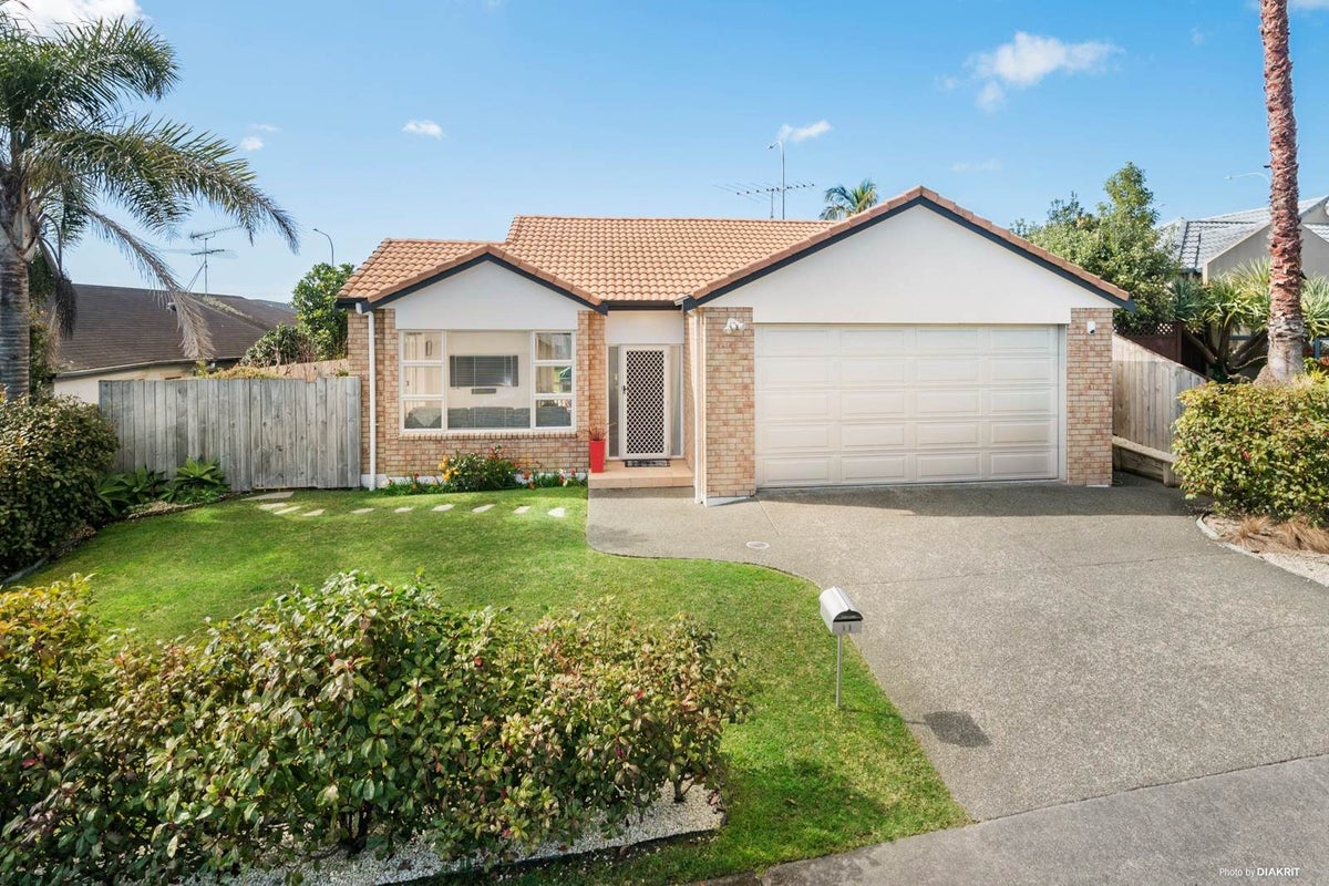 11 Fearnley Grove, Albany, Auckland - Carousel 1