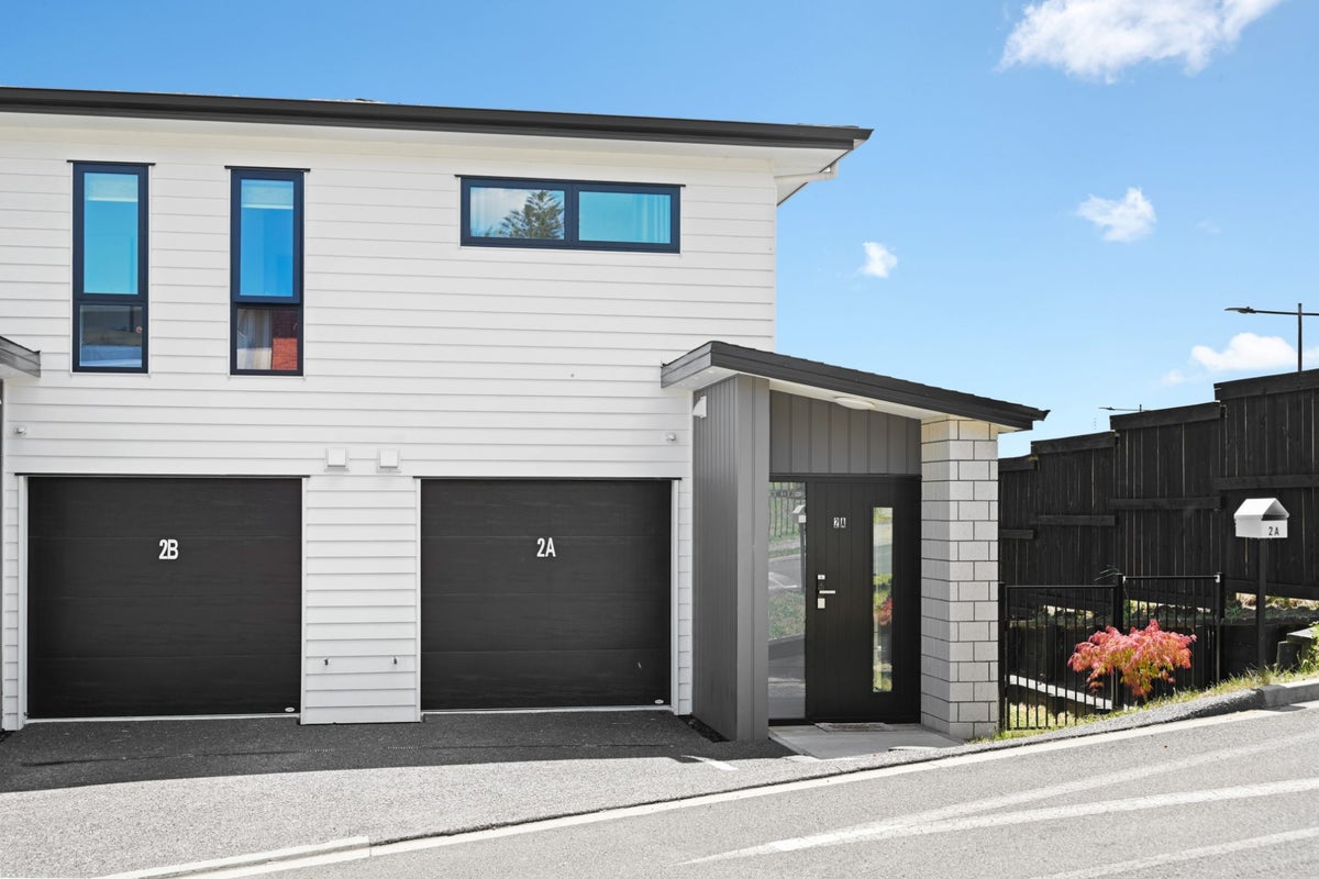 2 Oku Close, Hillcrest, Hamilton - Carousel 1