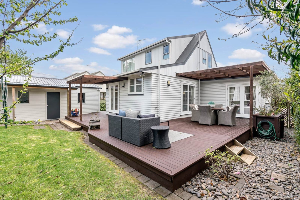 1/57 Gibraltar Street, Howick, Auckland - Carousel 2