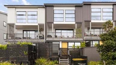 8 Raranga Lane, Hobsonville, Auckland - Carousel 1