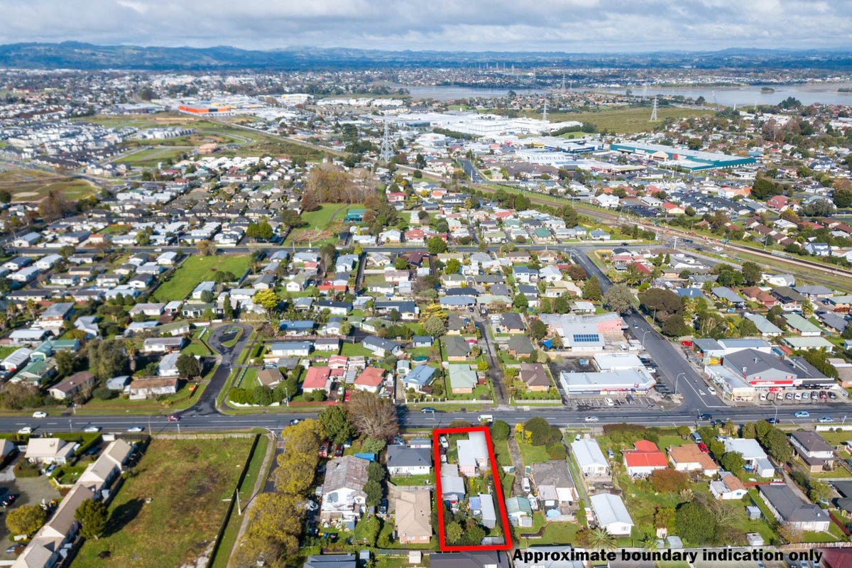 44 Manuroa Road, Takanini, Auckland - Carousel 1