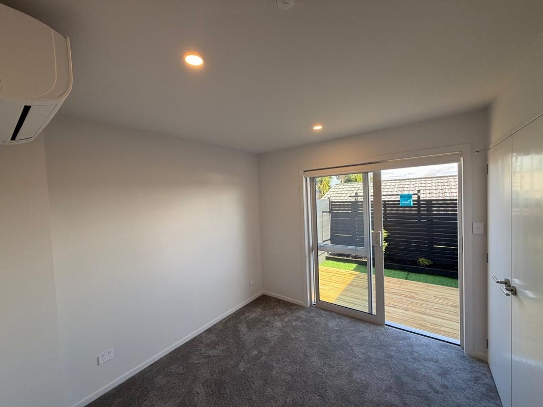 9/9 Aeroview Drive, Beach Haven, Auckland - Carousel 2