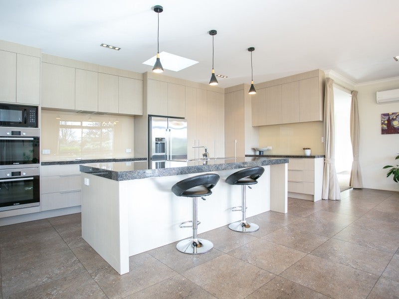 2 Pengover Avenue, Leamington, Cambridge - Carousel 2