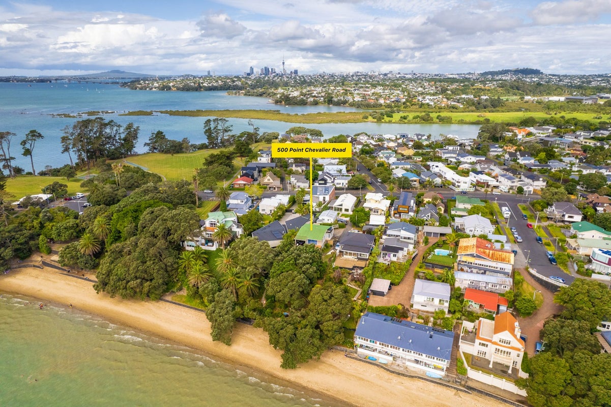 500 Point Chevalier Road, Point Chevalier, Auckland - Carousel 1